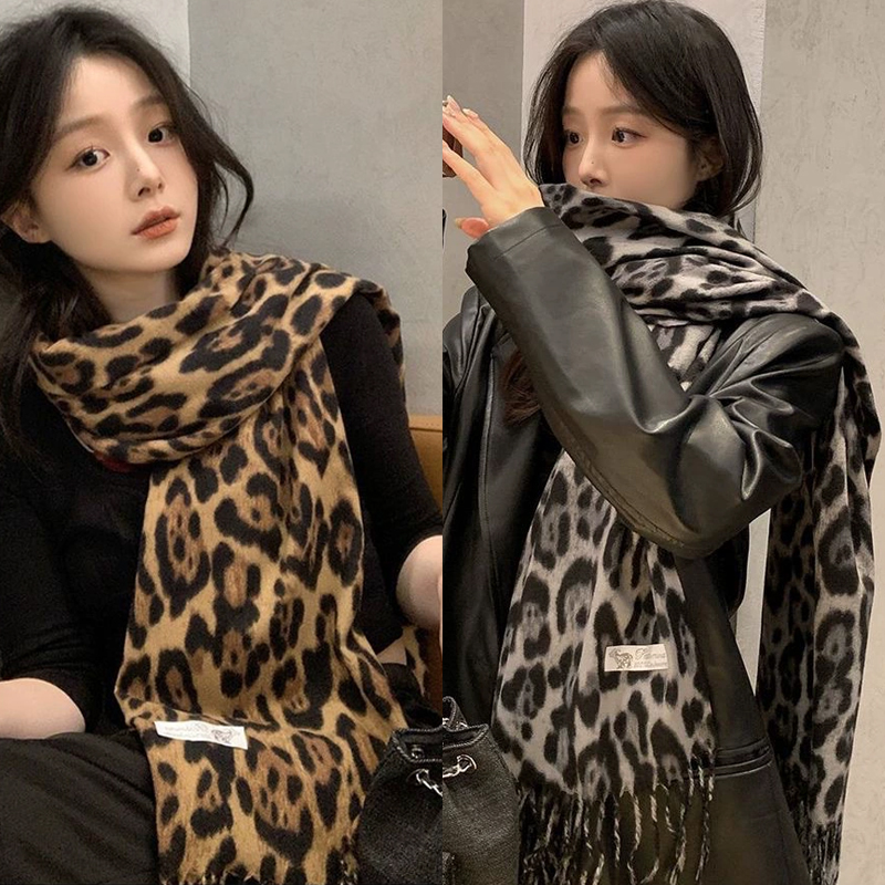 Vintage Fashion Knitwear - 2025 New Retro Silk Leopard Pattern