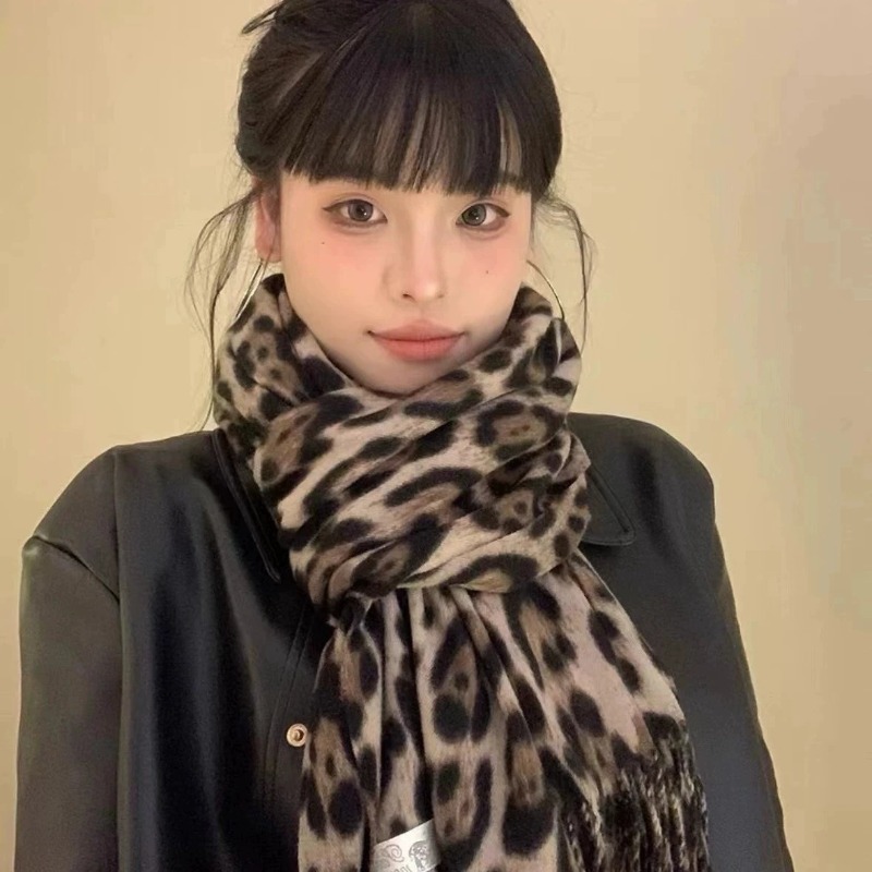 2025 New Retro Silk Leopard Pa - Vintage Fashion Knitwear 评论和价格