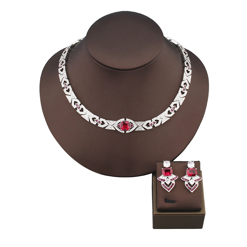 Designer Collection Style Stud - Vintage Fashion Collection 评论和价格